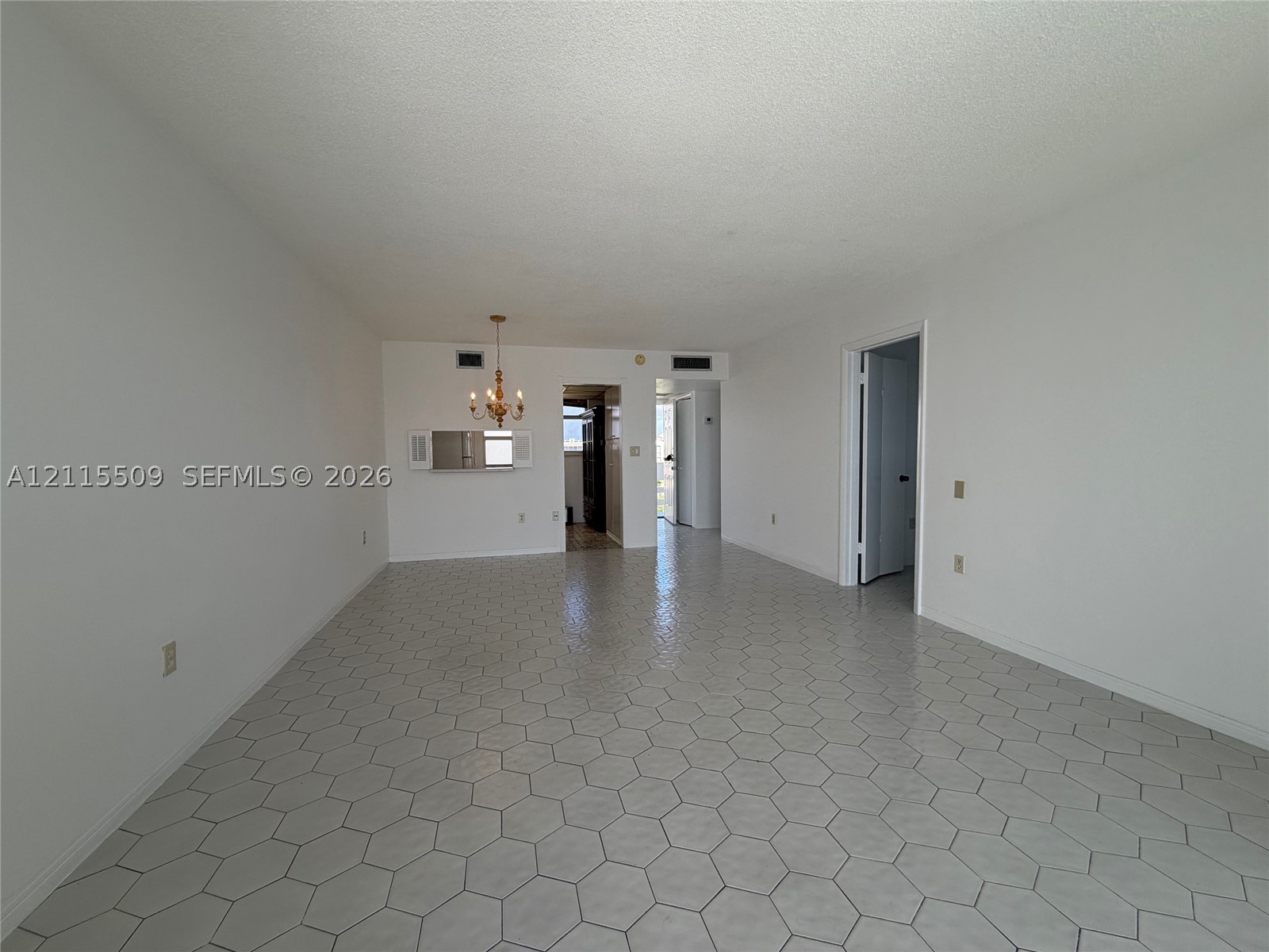 3020 Marcos Dr Unit S-611 — photo