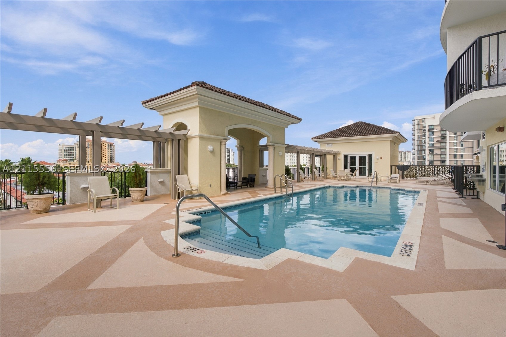 1627 SW 37th Ave Unit 303 — photo