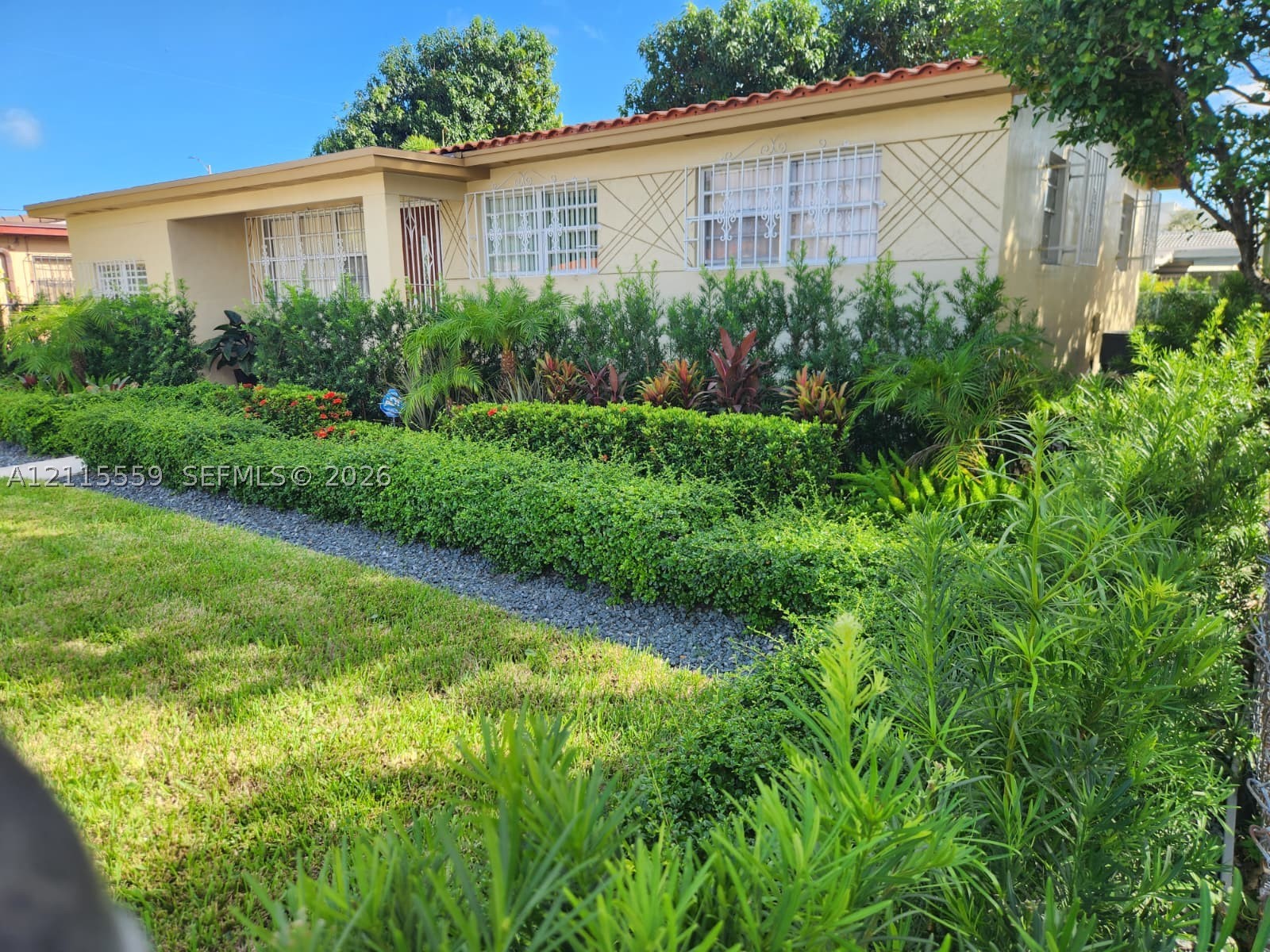 964 SE 3rd Pl — photo