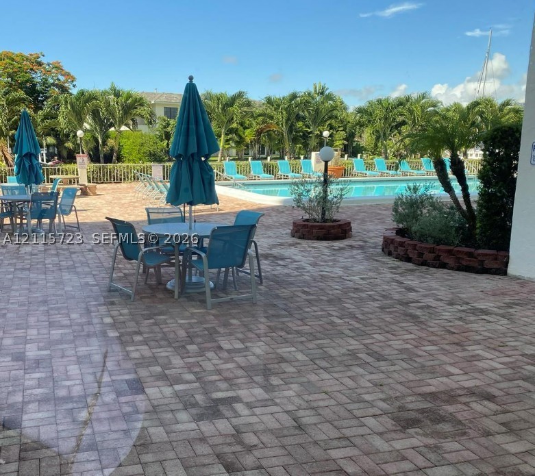 401 Golden Isles Dr Unit 414 — photo