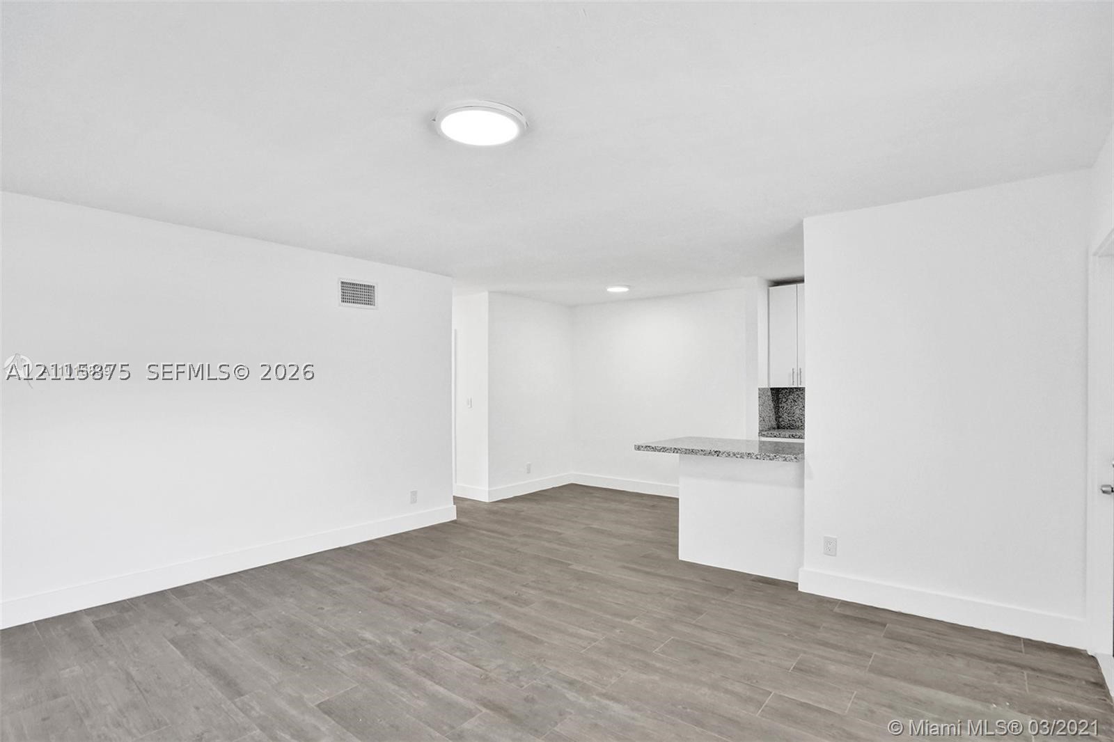 1895 Venice Park Dr Unit a10 — photo