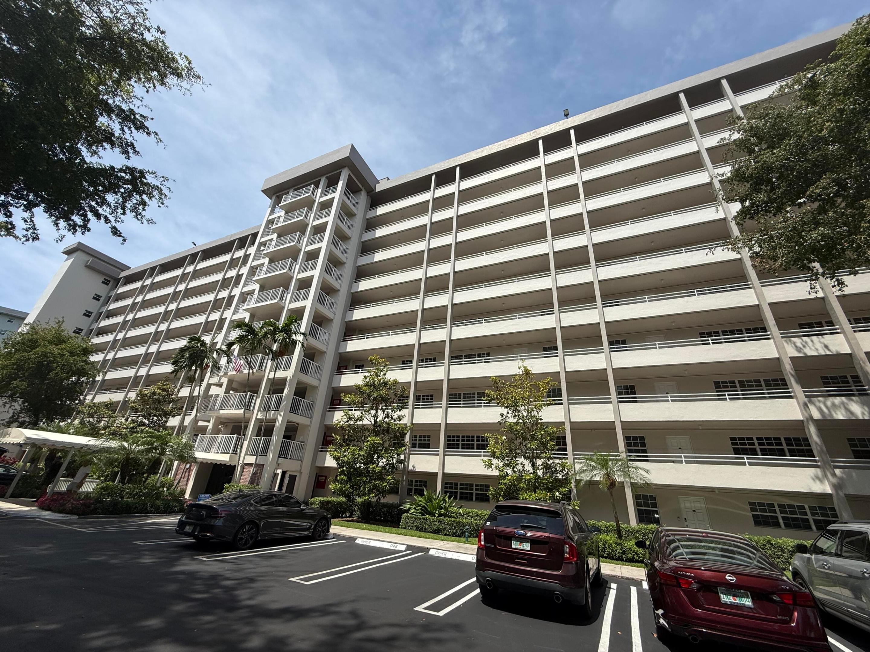 605 Oaks Drive 602 — photo