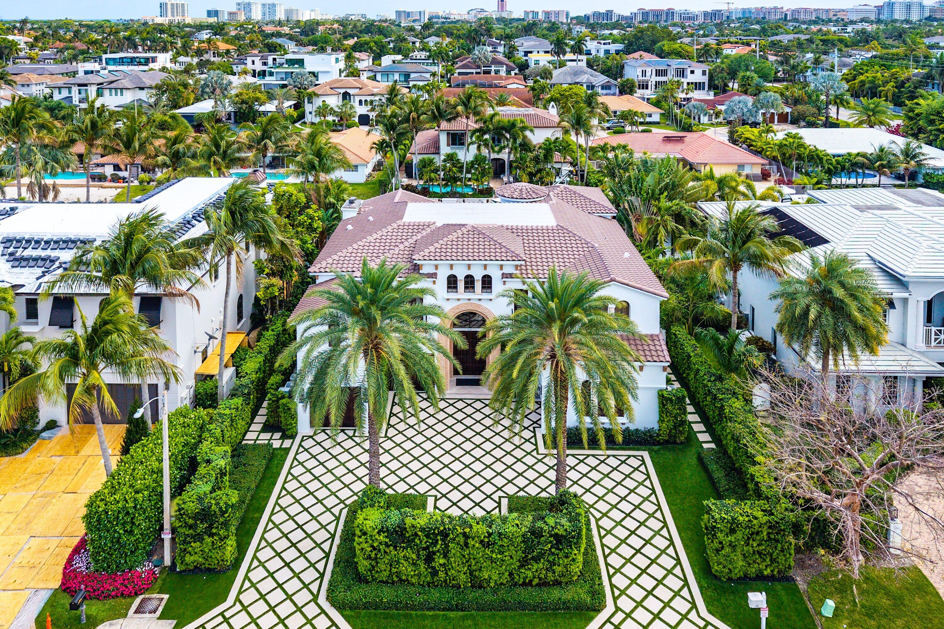 520 NE Waterway Lane, Boca Raton, FL 33432 — photo 2