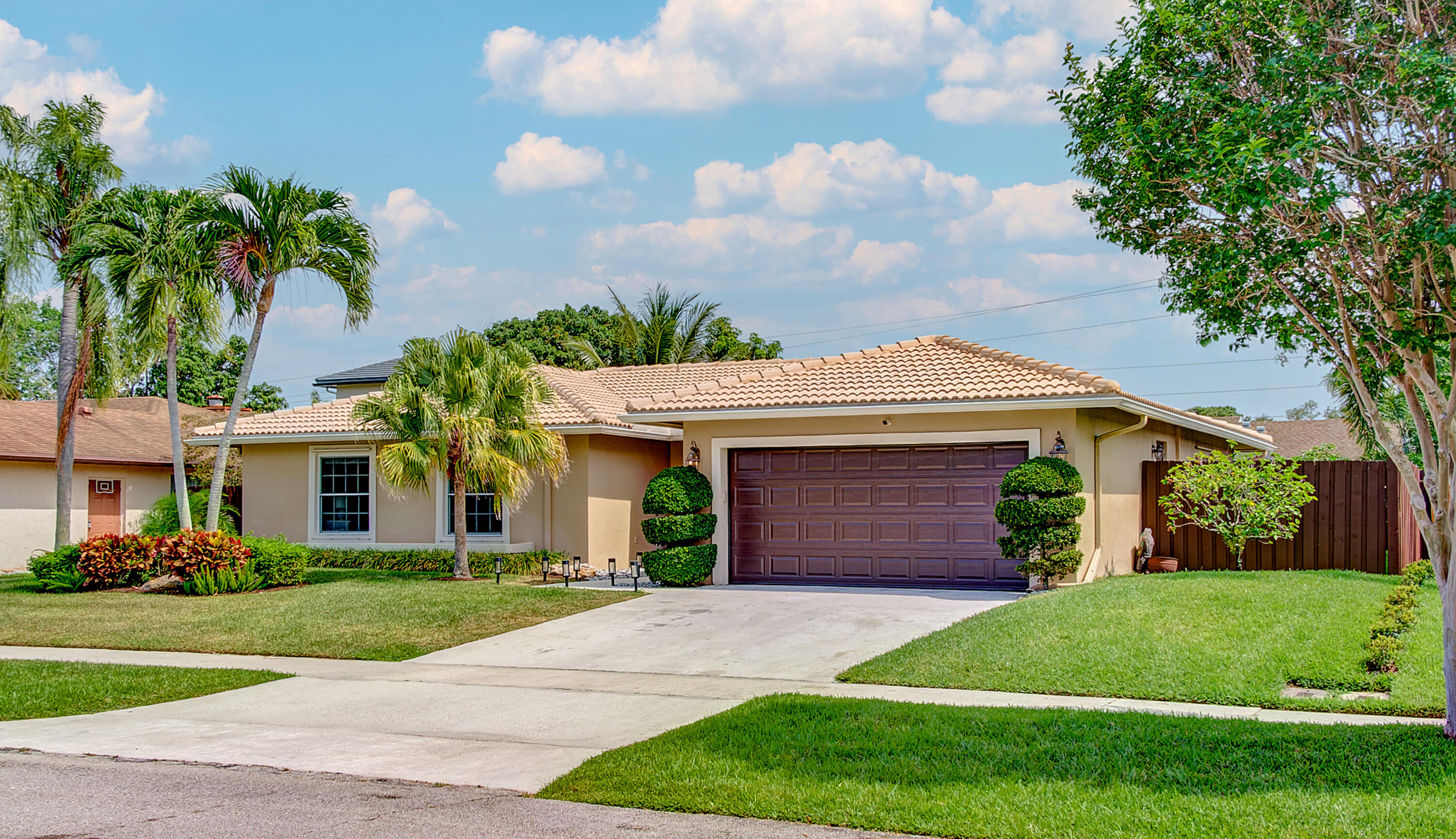 4886 Acorn Drive, Boca Raton, FL 33487 — photo 2