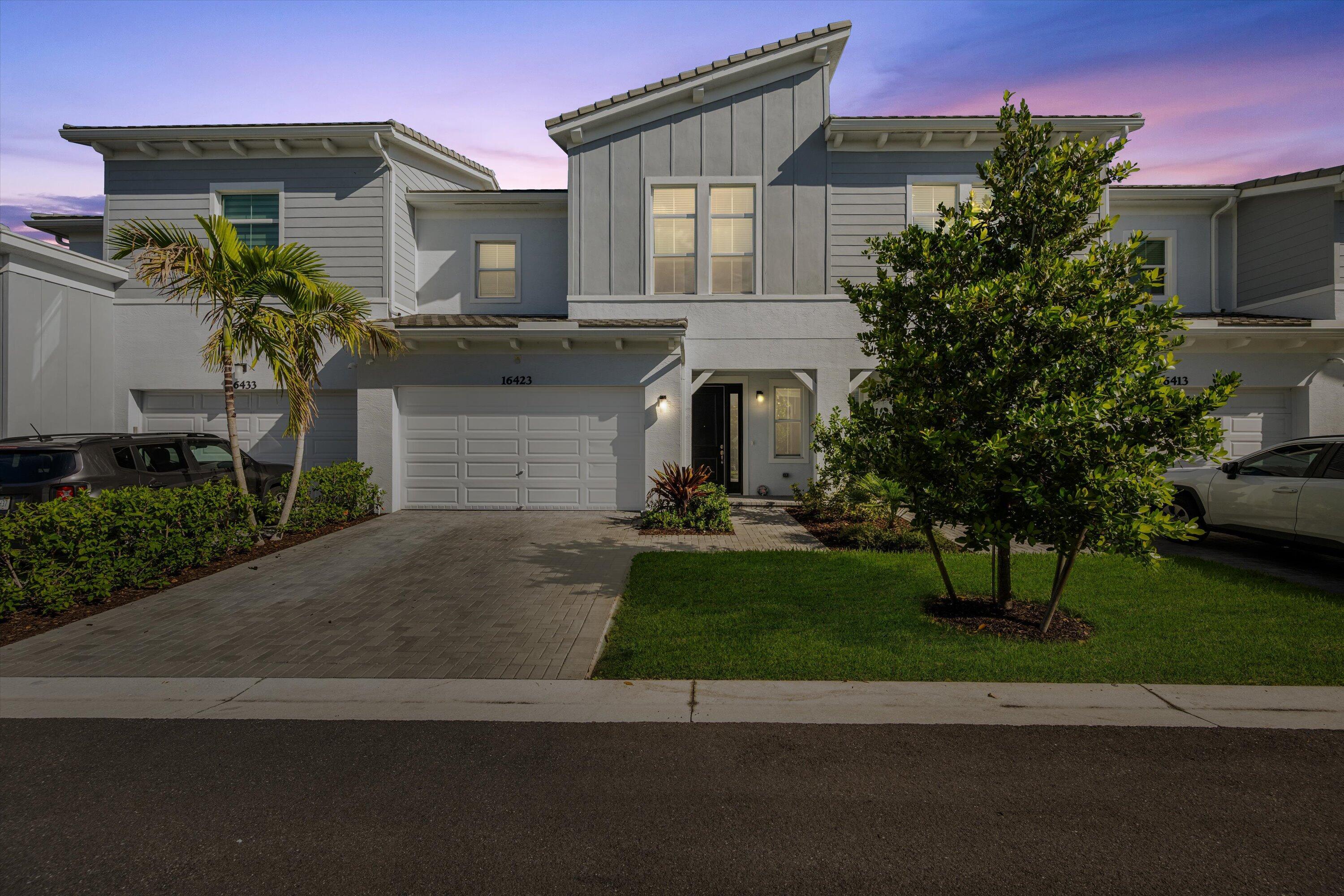 16423 Helix Court — photo