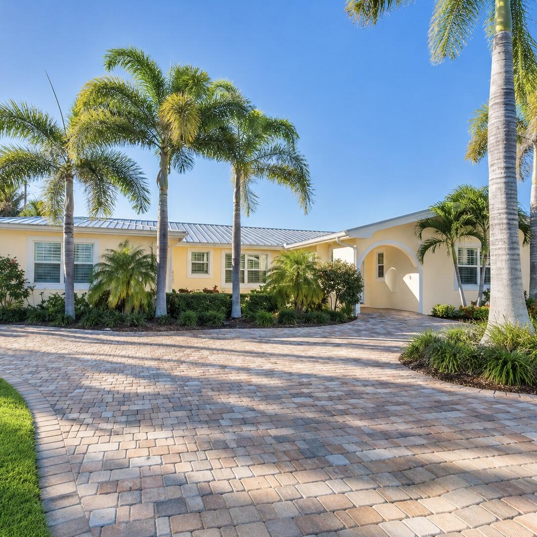 1023 NW Spruce Ridge Drive — photo
