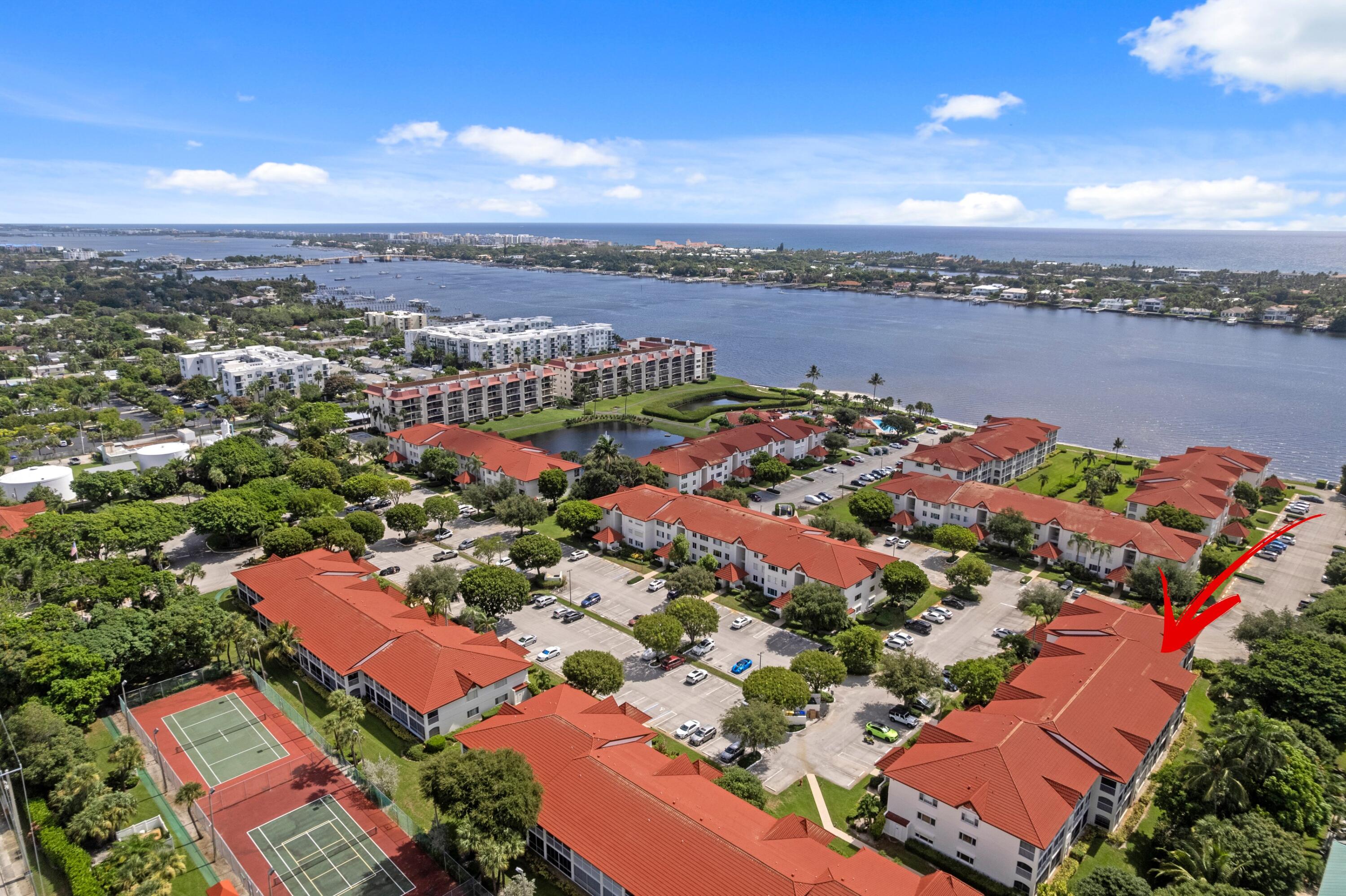 106 Half Moon Circle B1 — photo