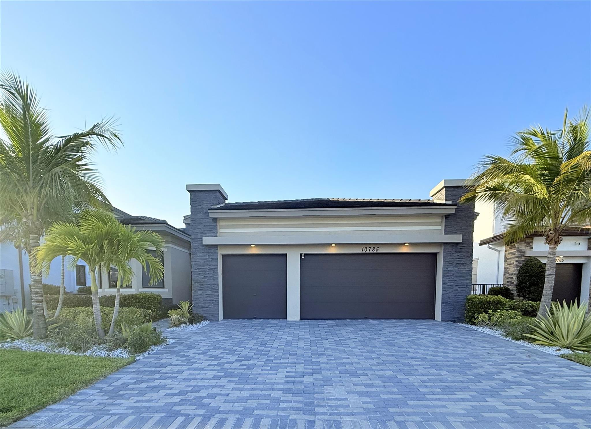 10785 Coral Street — photo