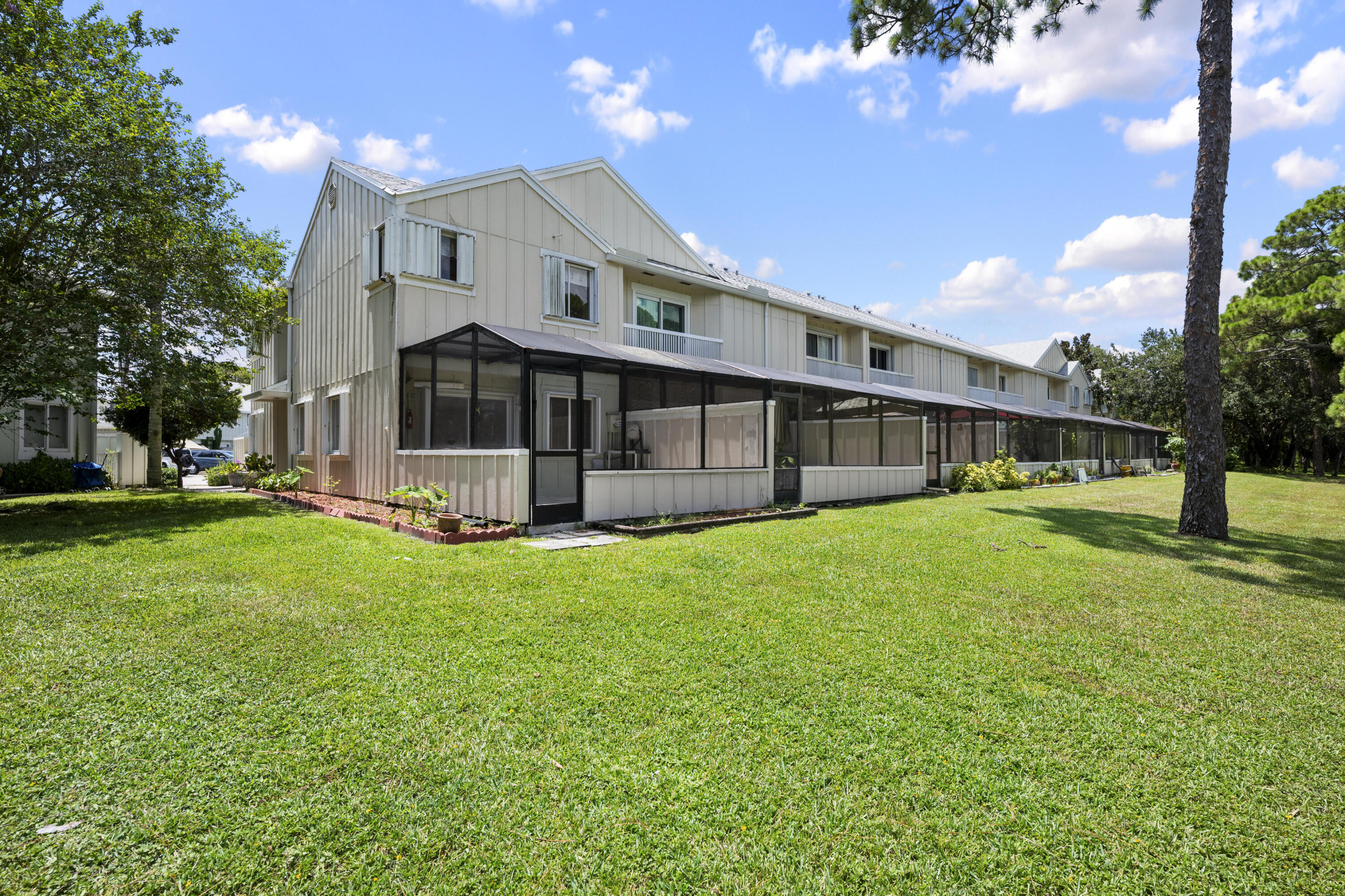 6151 Riverwalk Lane Unit 8 — photo