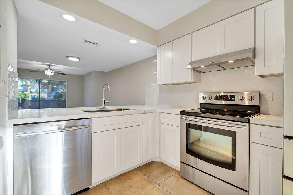 6207 Riverwalk Lane 5 — photo