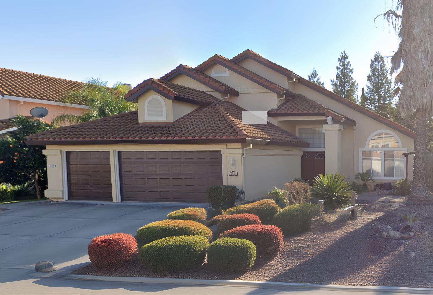 3328 El Valle Way — photo