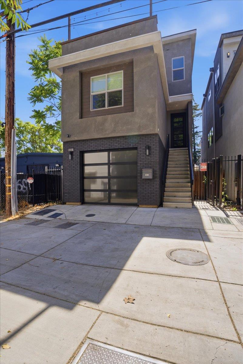 1814 Powerhouse Alley — photo