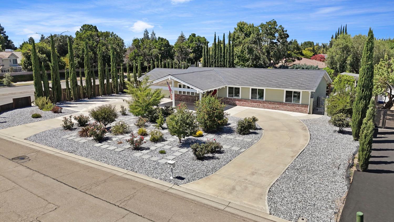 575 Buena Tierra Drive — photo