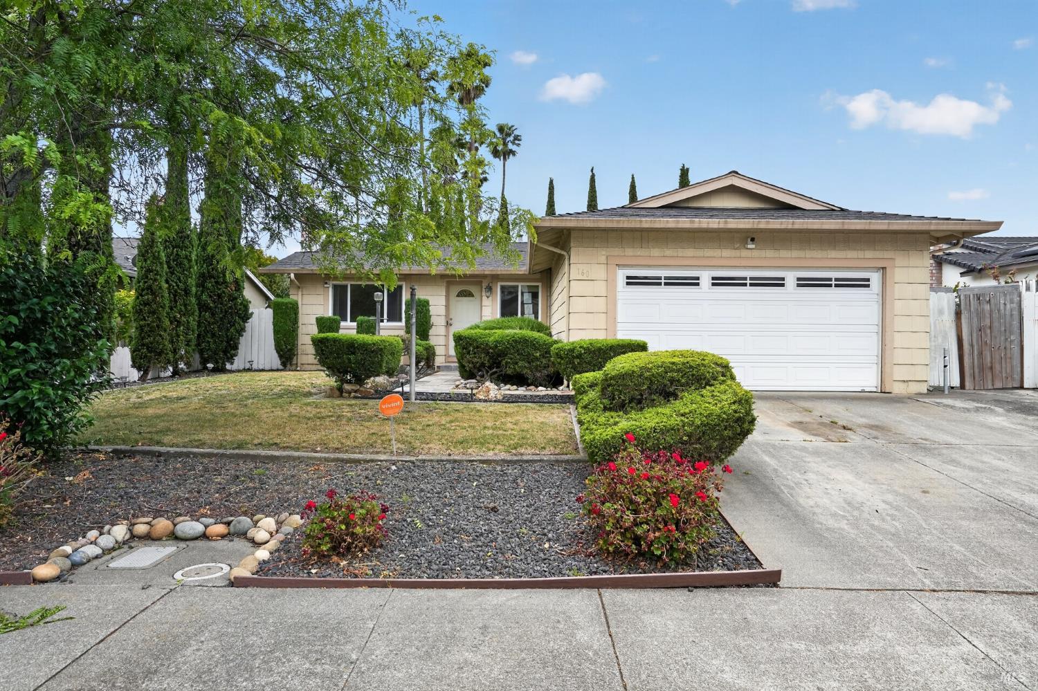 160 Radcliffe Drive — photo