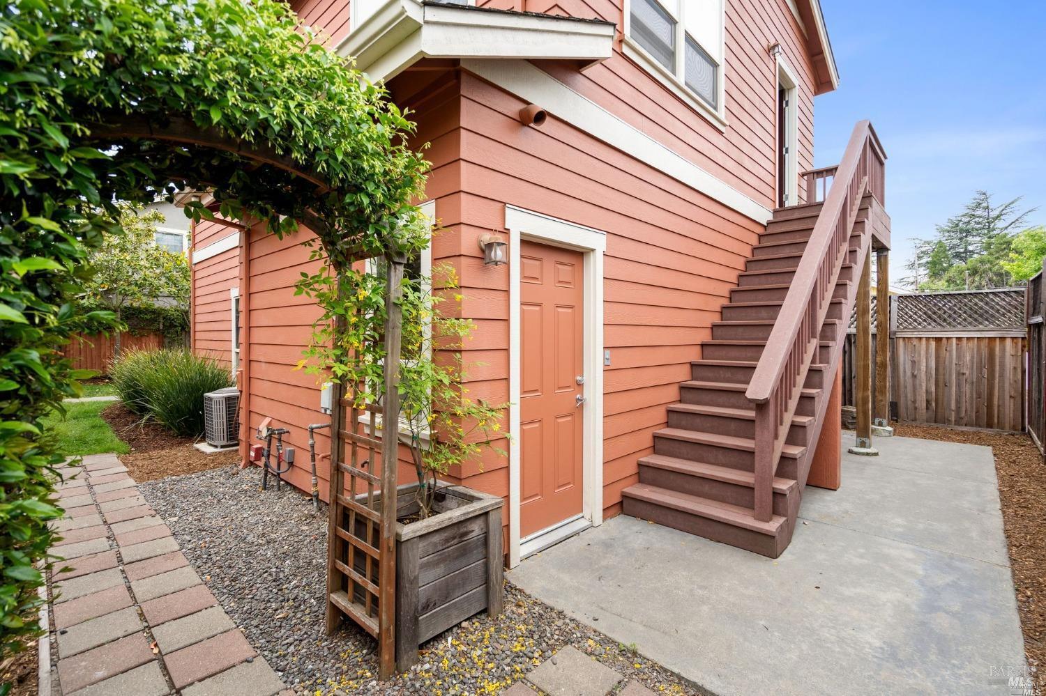453 San Lorenzo Court — photo