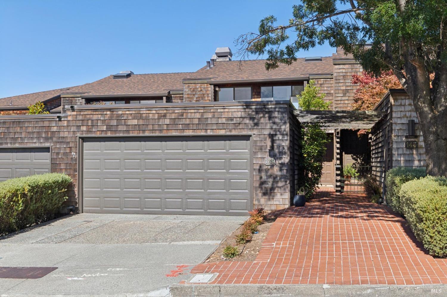 139 El Condor Court — photo