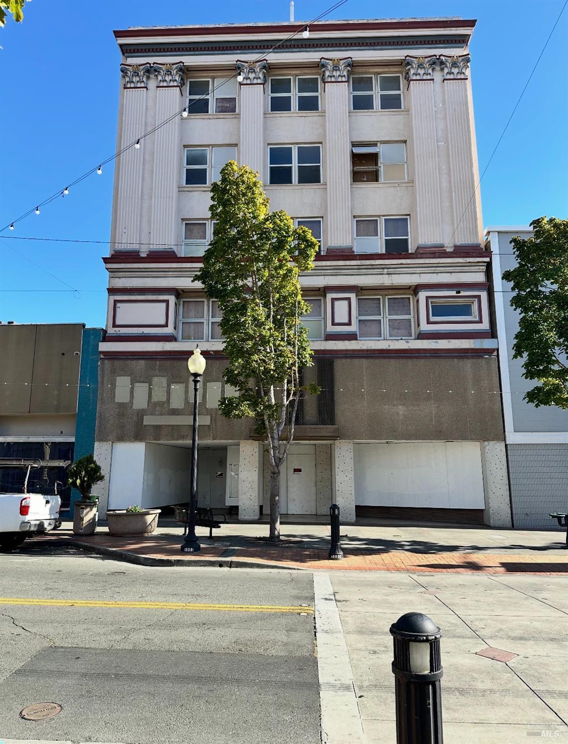325 Georgia Street — photo