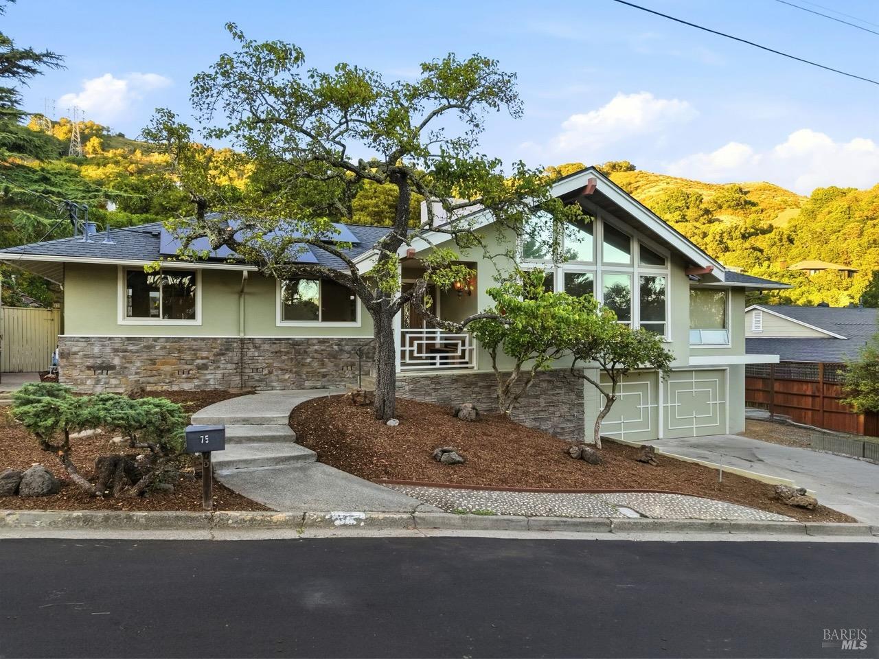 75 Junipero Serra Avenue — photo