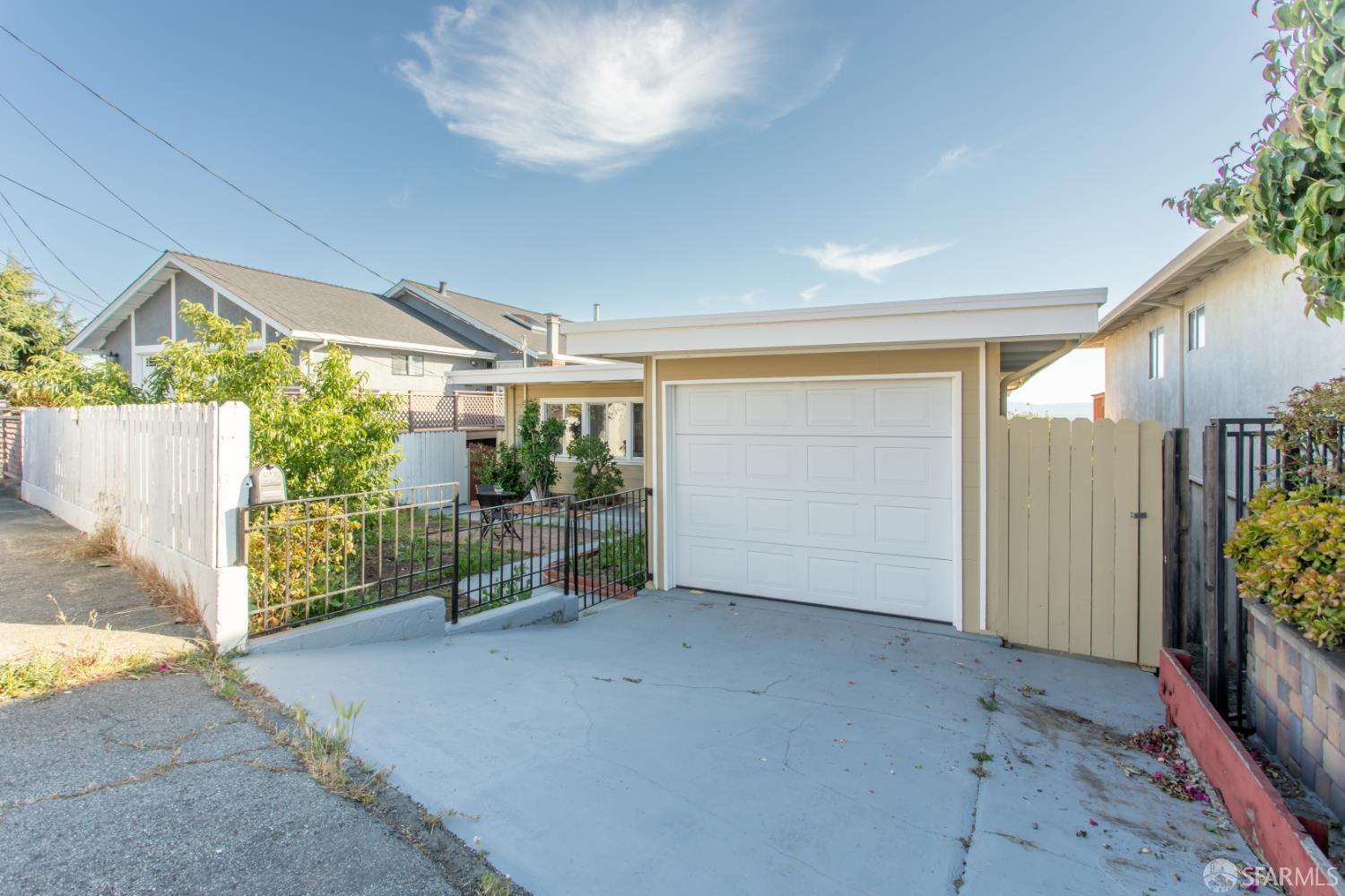 16575 Toledo Street — photo