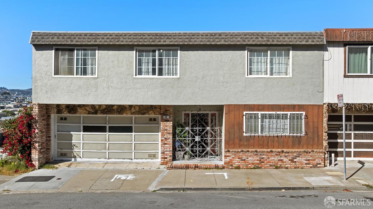 30 Karen Court — photo