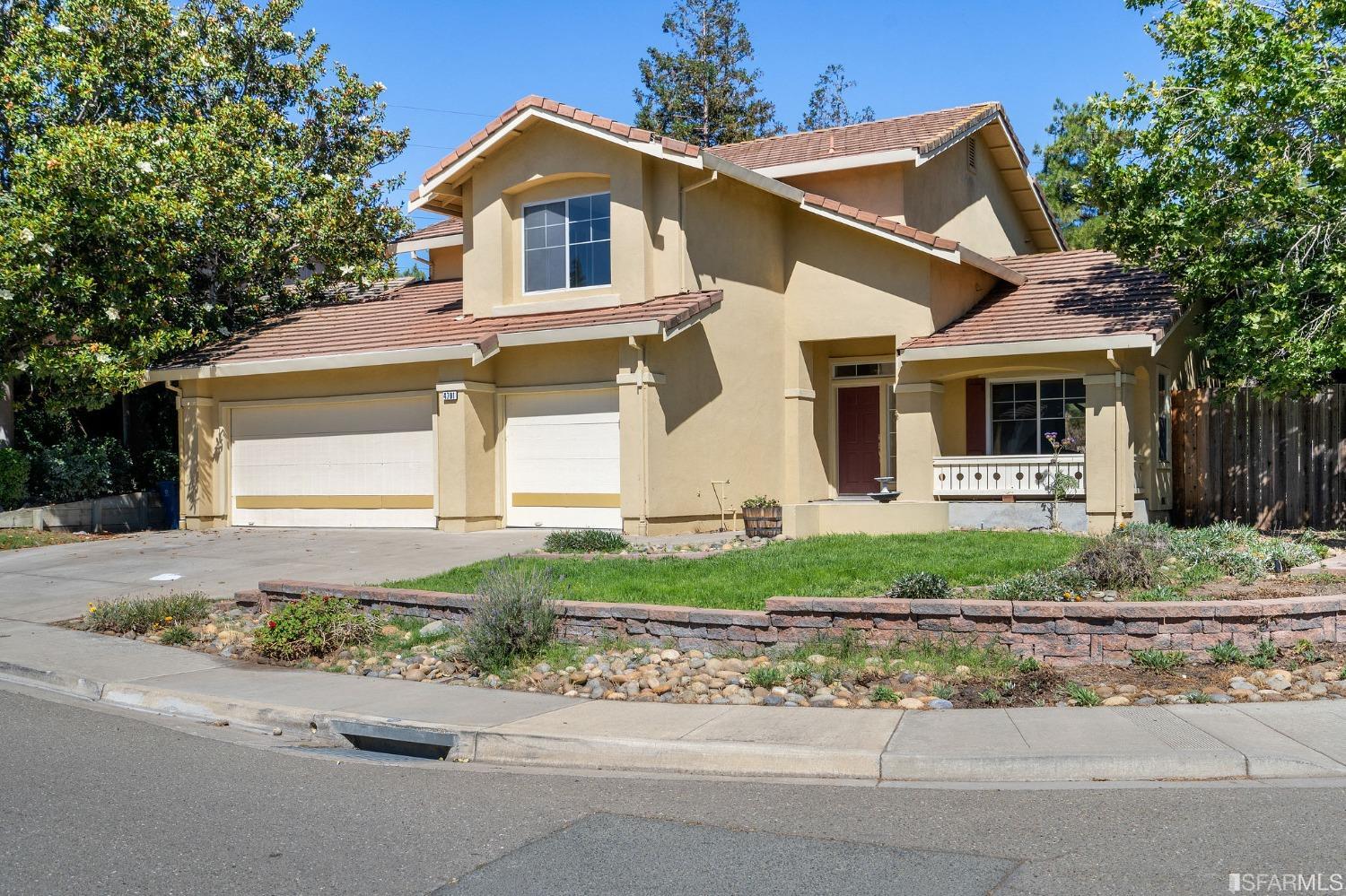 4701 Palomino Way — photo