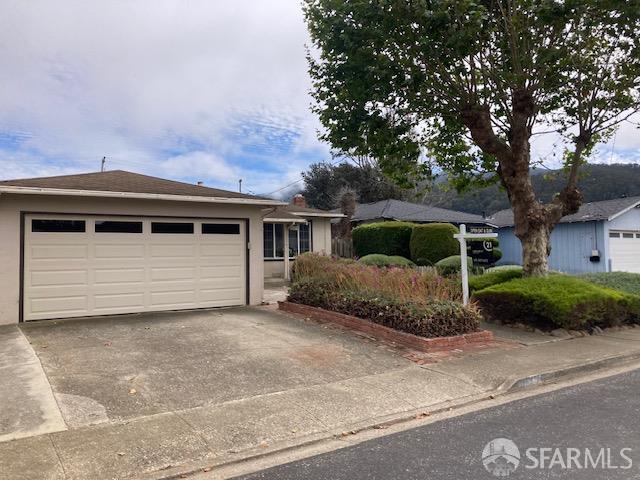 1590 Flores Drive — photo