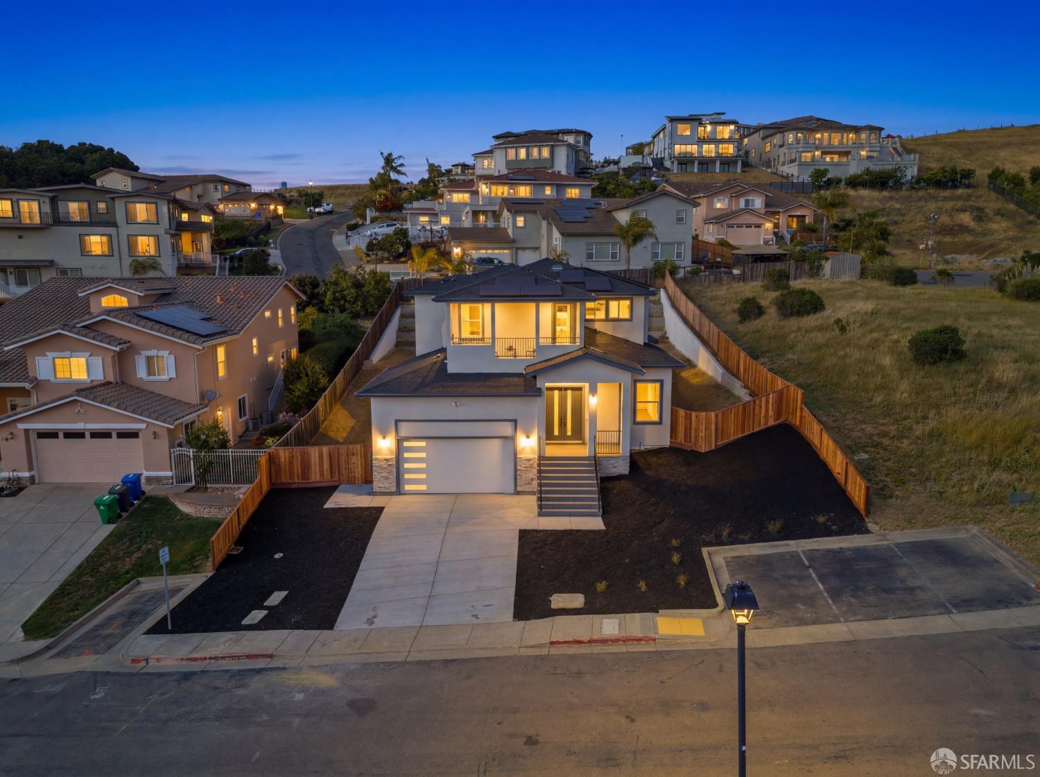 24552 Karina Court — photo