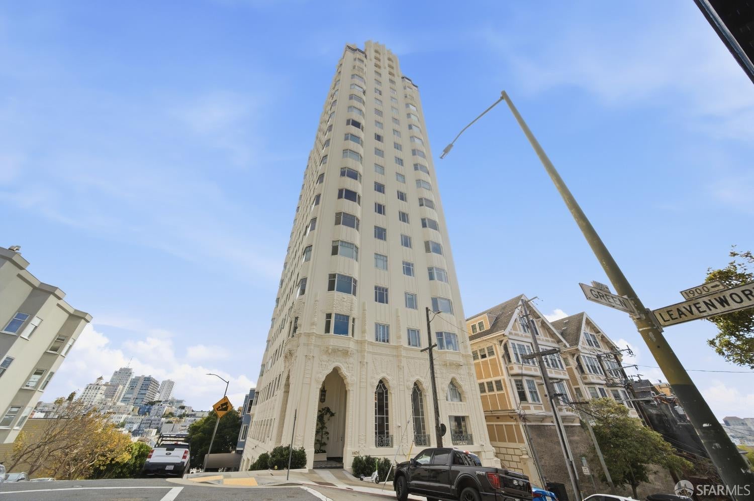 1101 Green Street 403 — photo