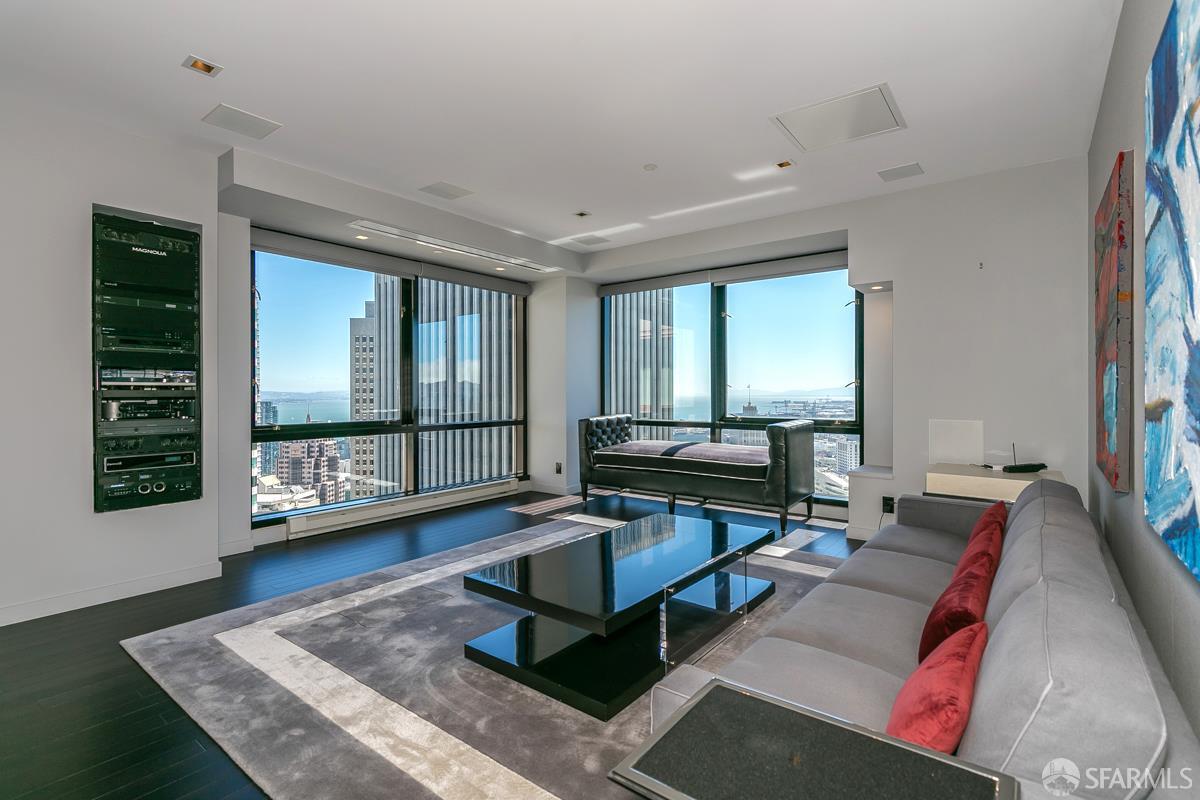333 Bush Street #3903 — photo