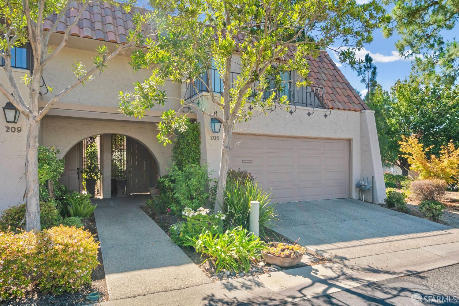 205 Casitas Bulevar Boulevard — photo