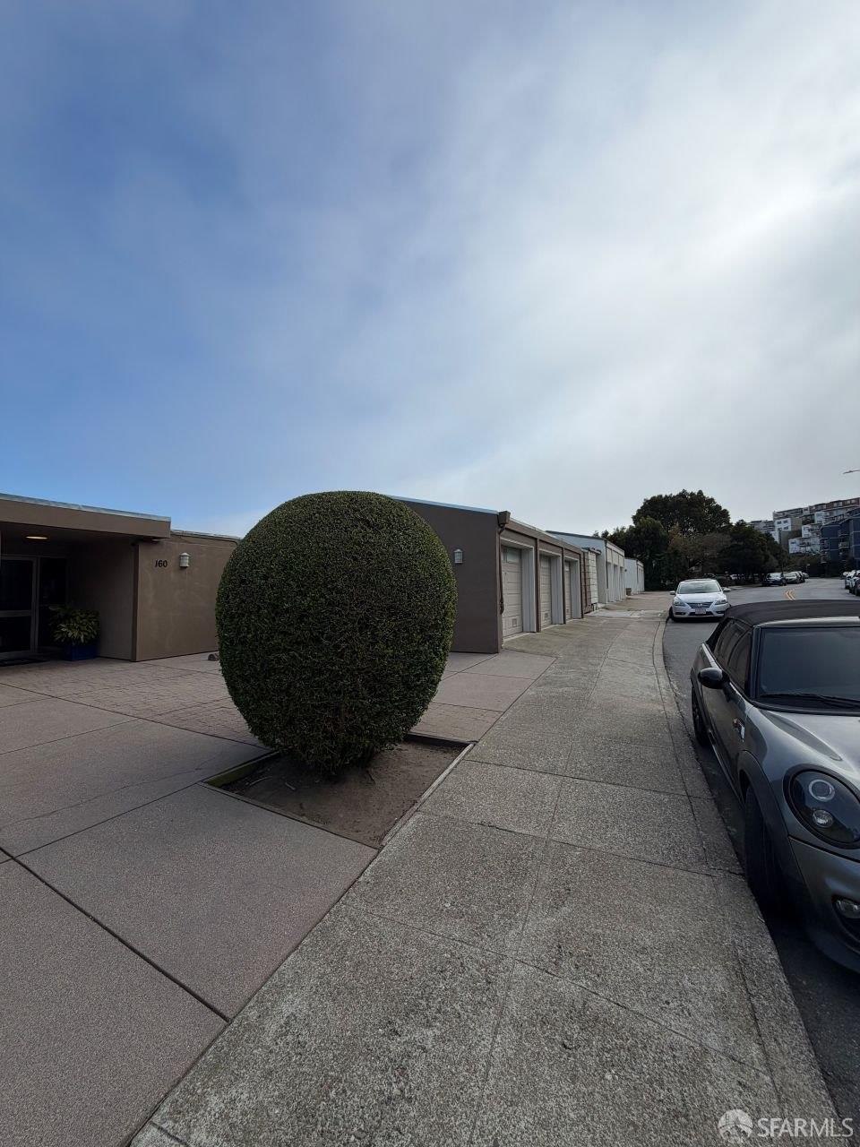 160 Gardenside Drive #402 — photo