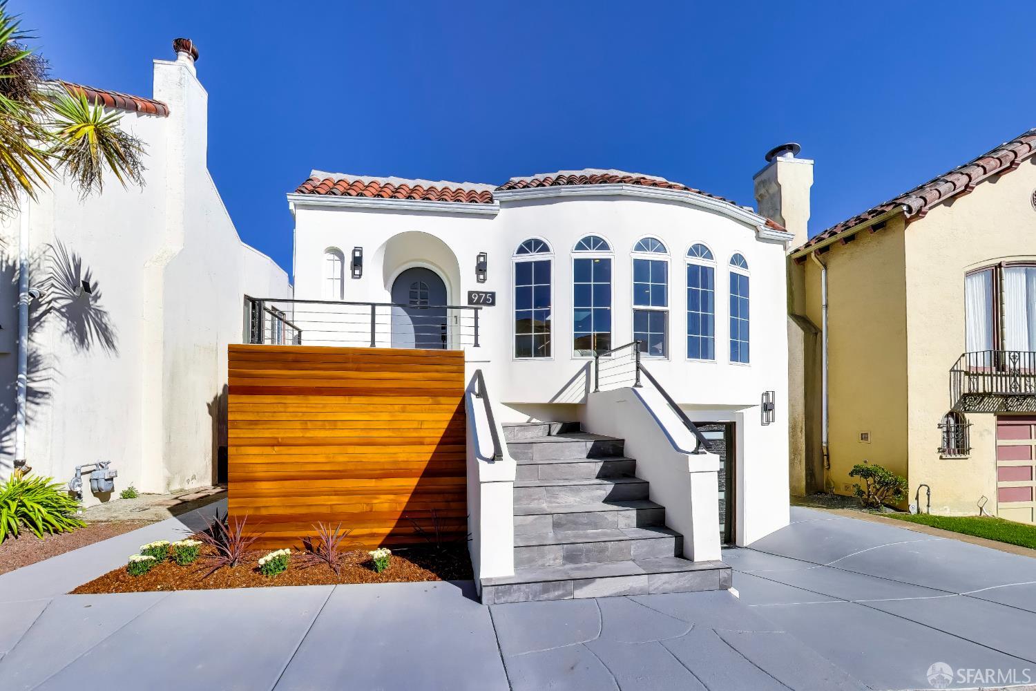 975 Darien Way — photo