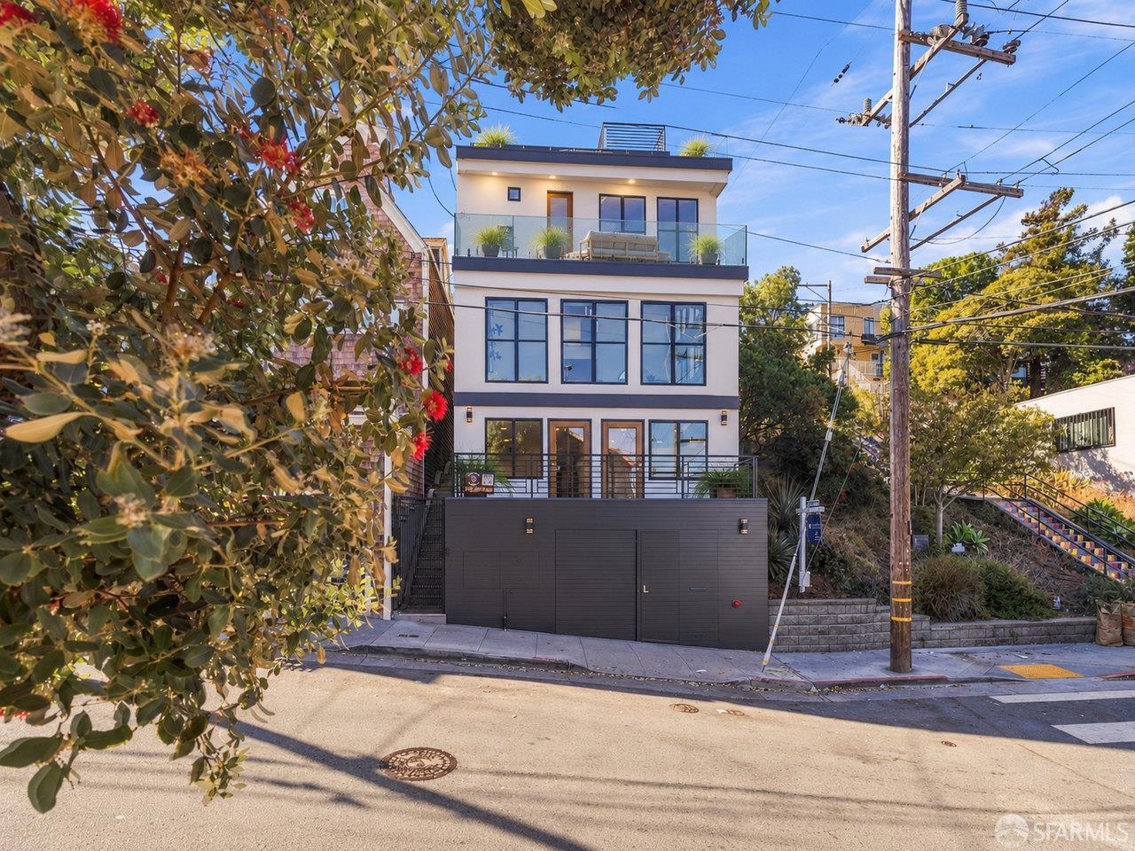 200 Putnam Street — photo