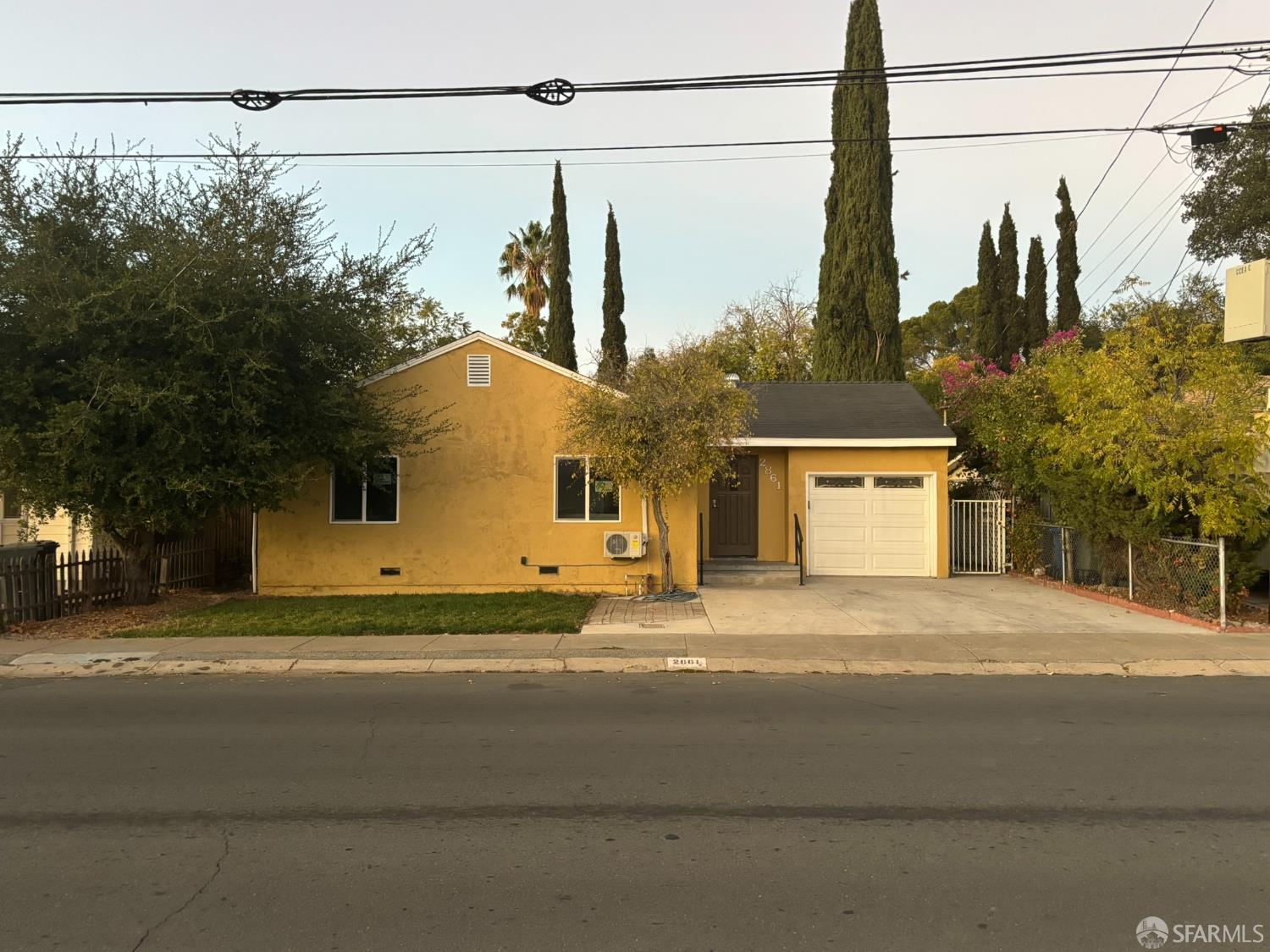 2861 Mount Diablo Street — photo