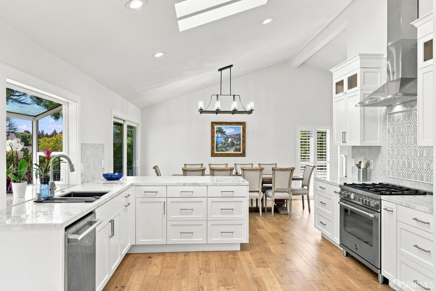 819 Columbine Court — photo