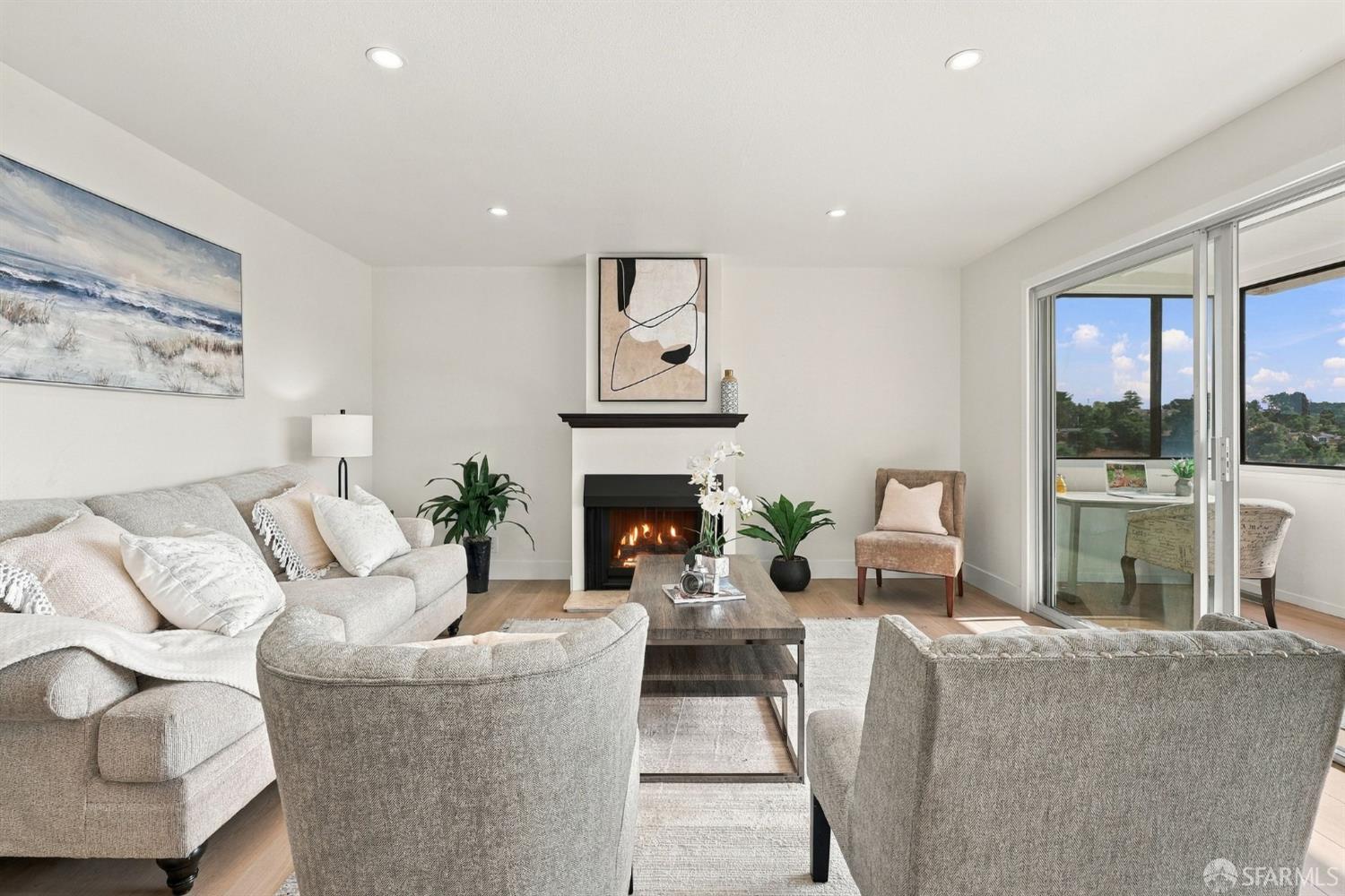 1343 Palos Verdes Drive #8 — photo