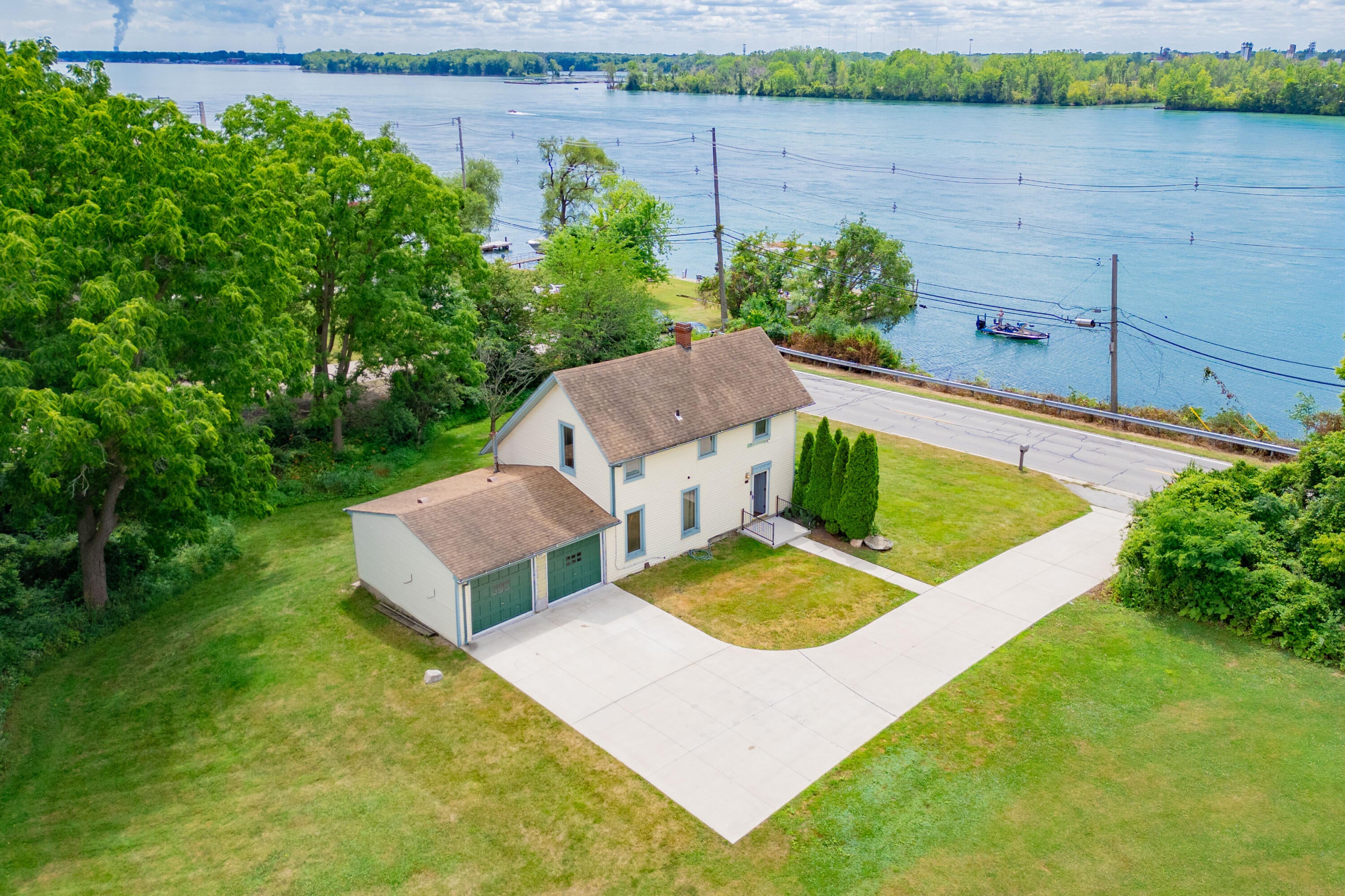 25653 W River Road — photo