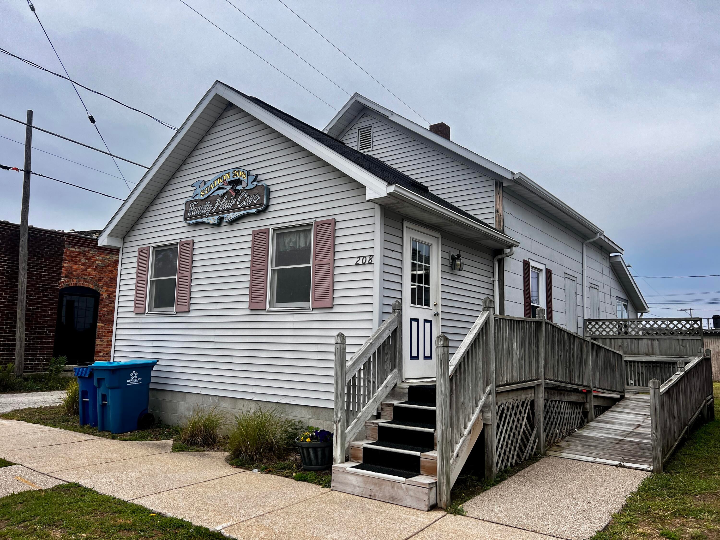 208 S Harrison Street — photo