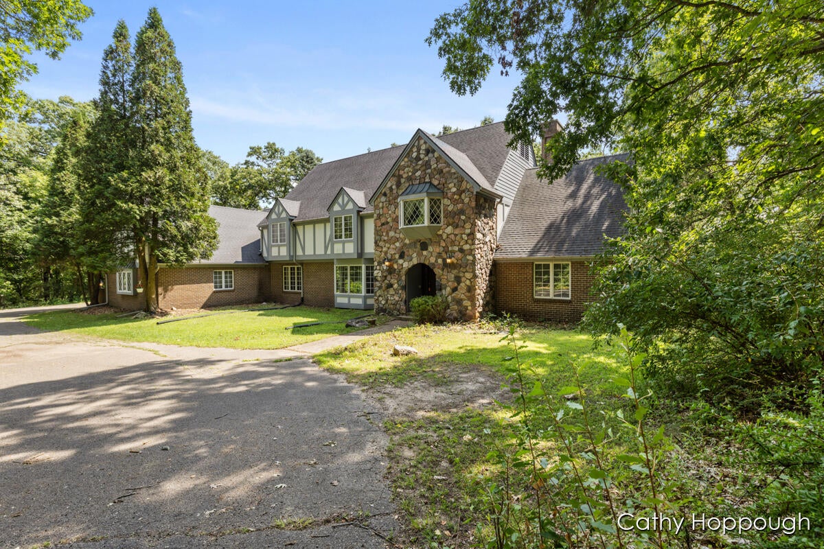 735 Prairie Creek Road — photo