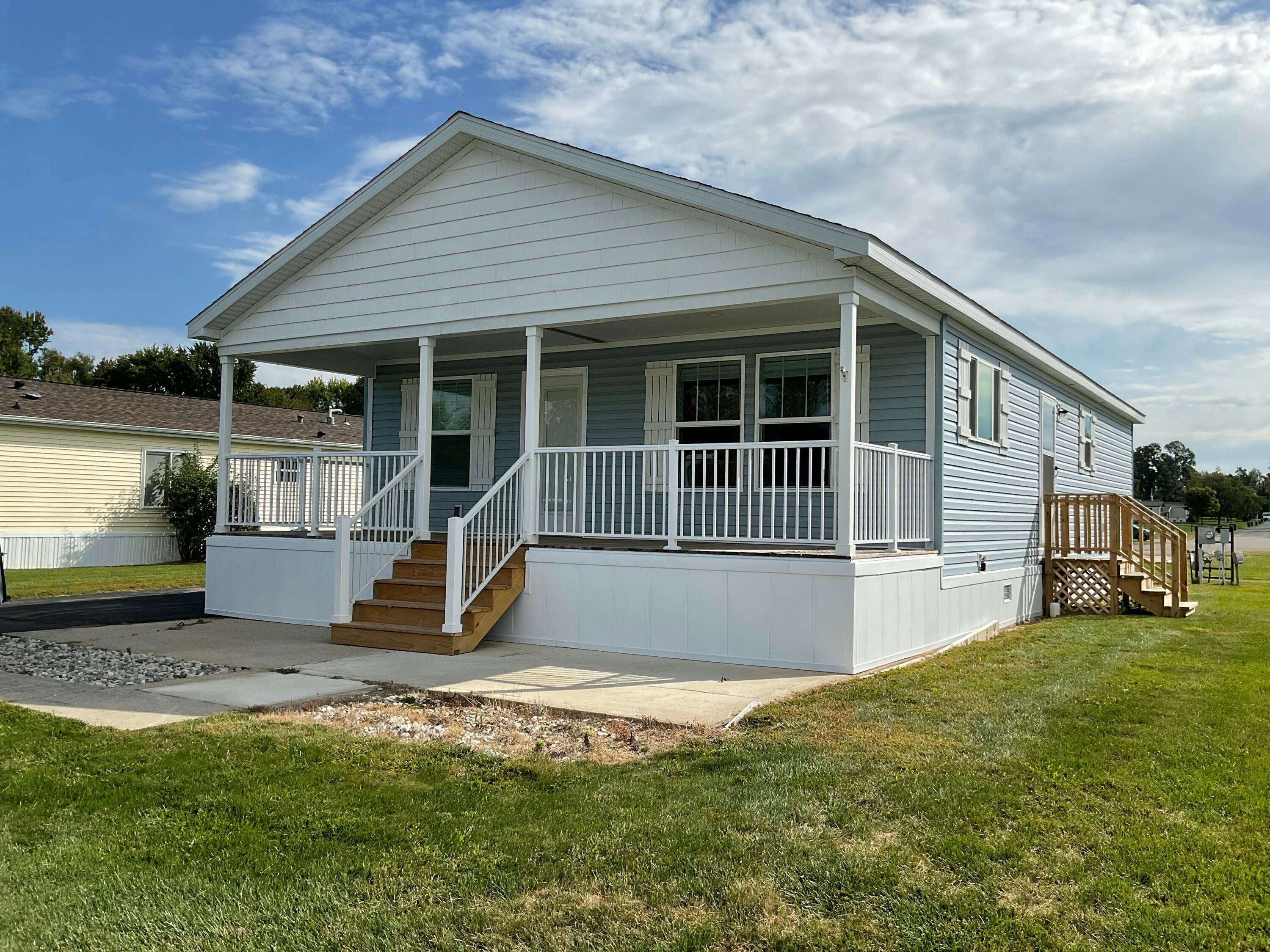 7117 White Oak Circle — photo