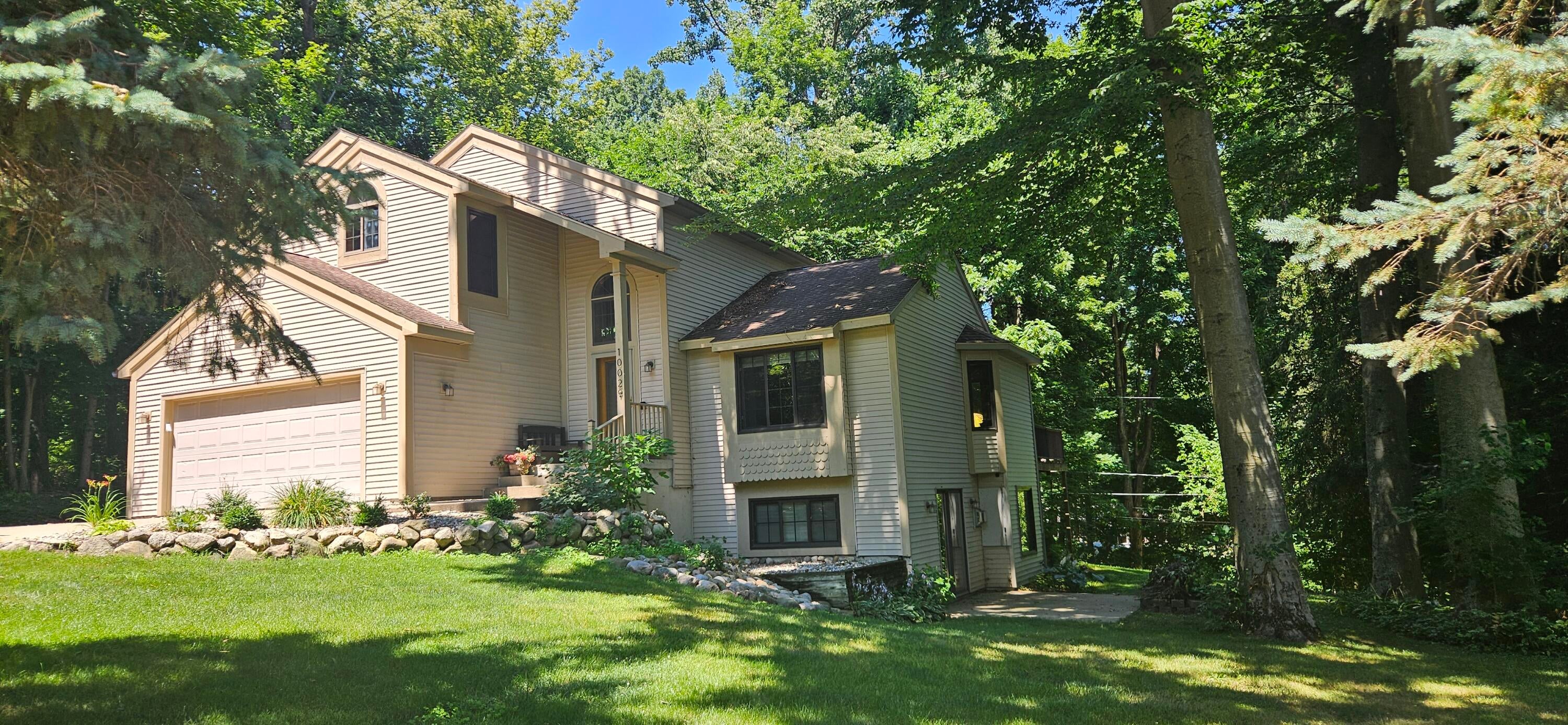 10029 Wildwood Court — photo