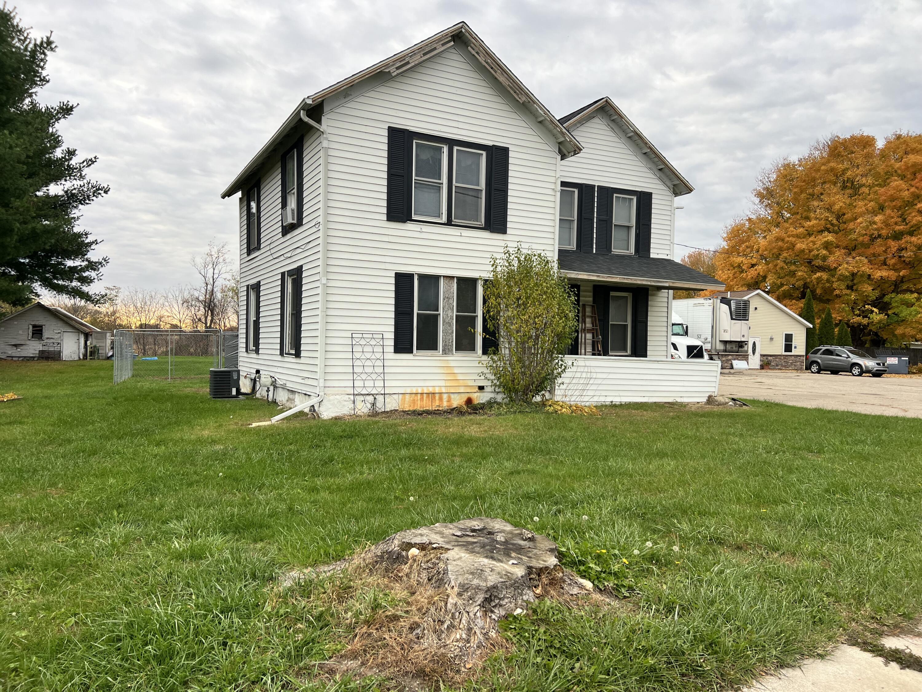 560 S Grand Street — photo