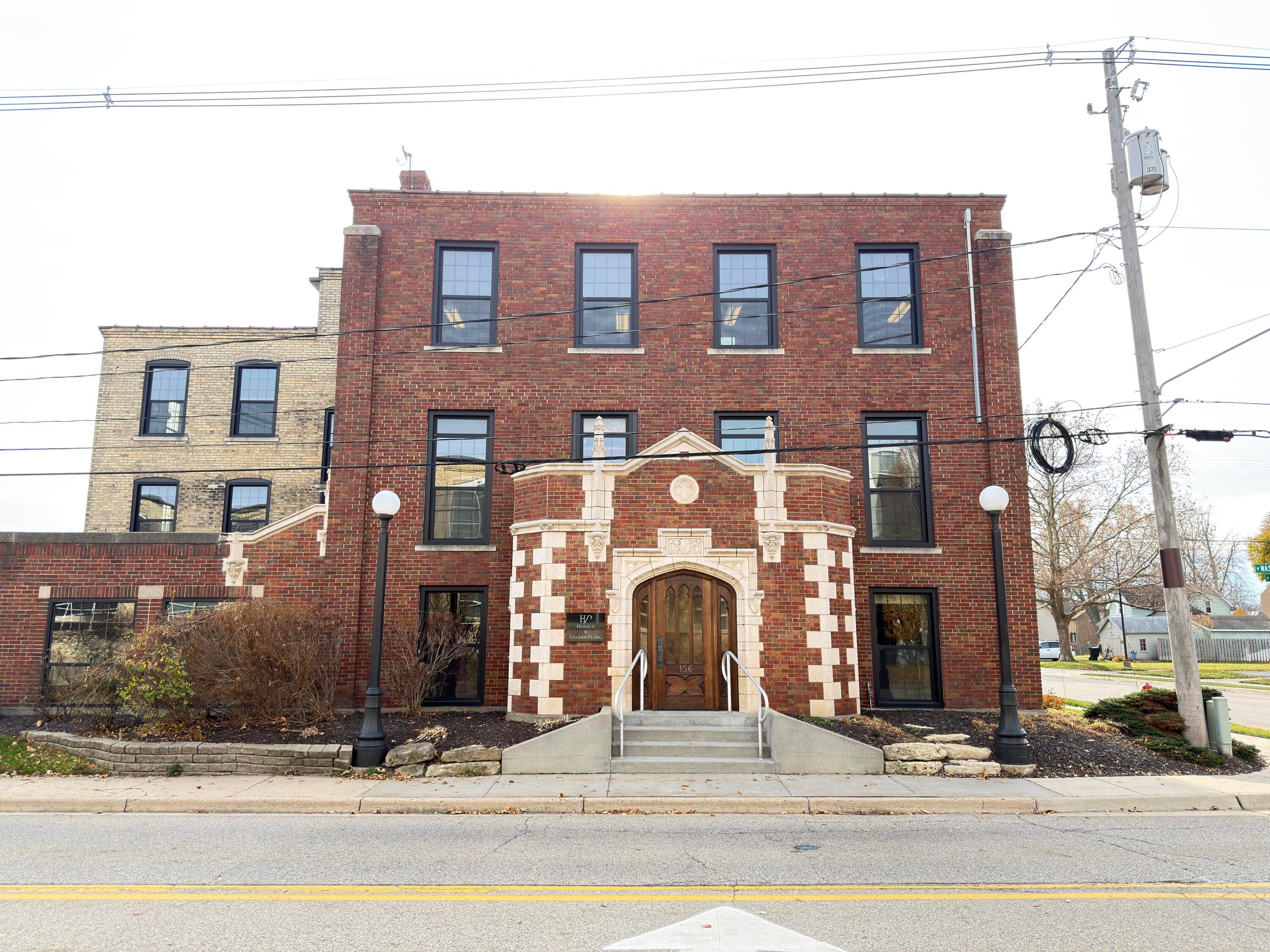 160 W Washington Avenue — photo