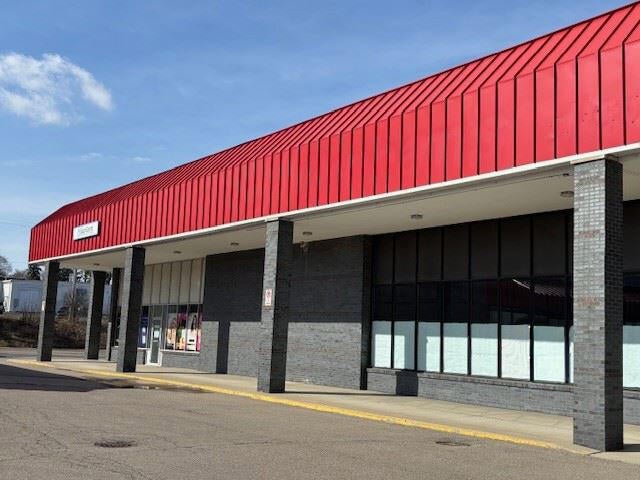 916 N West Avenue — photo