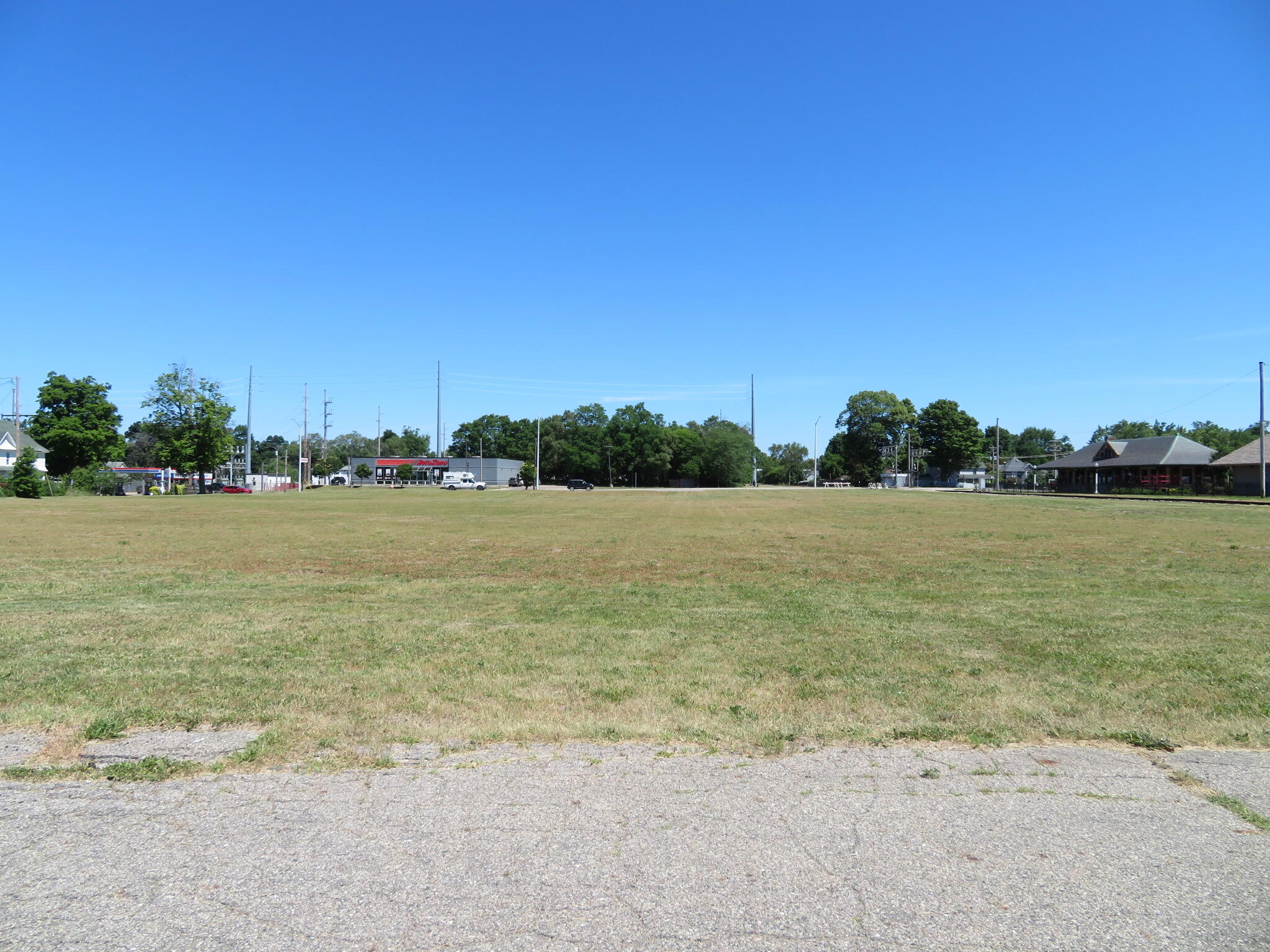 410 W Chicago Road — photo