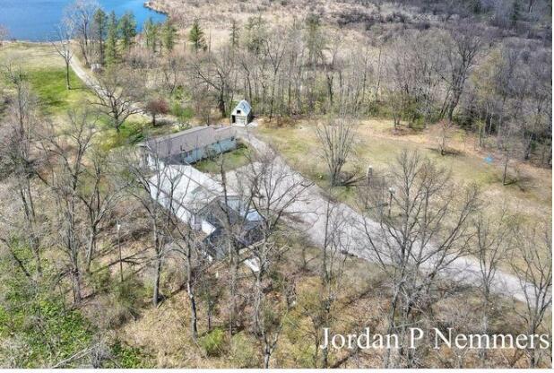 12375 Overlook Drive NE — photo