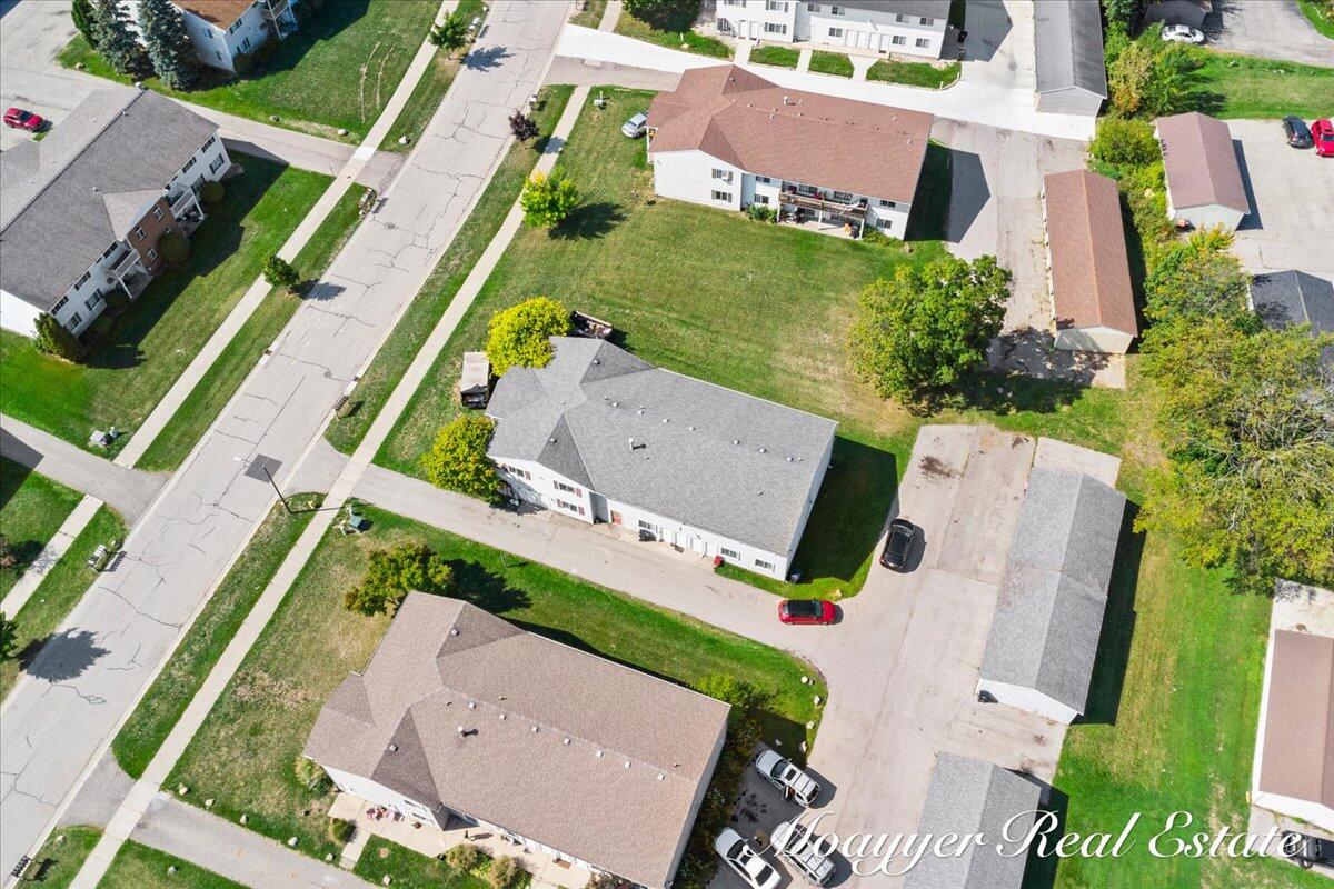 1051 Abbey Court — photo