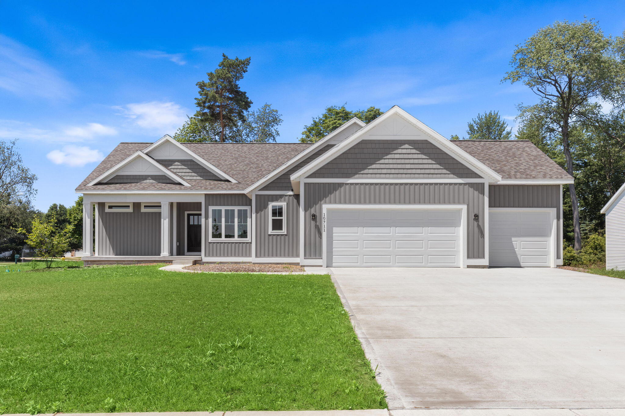 10711 Greyhound Avenue — photo