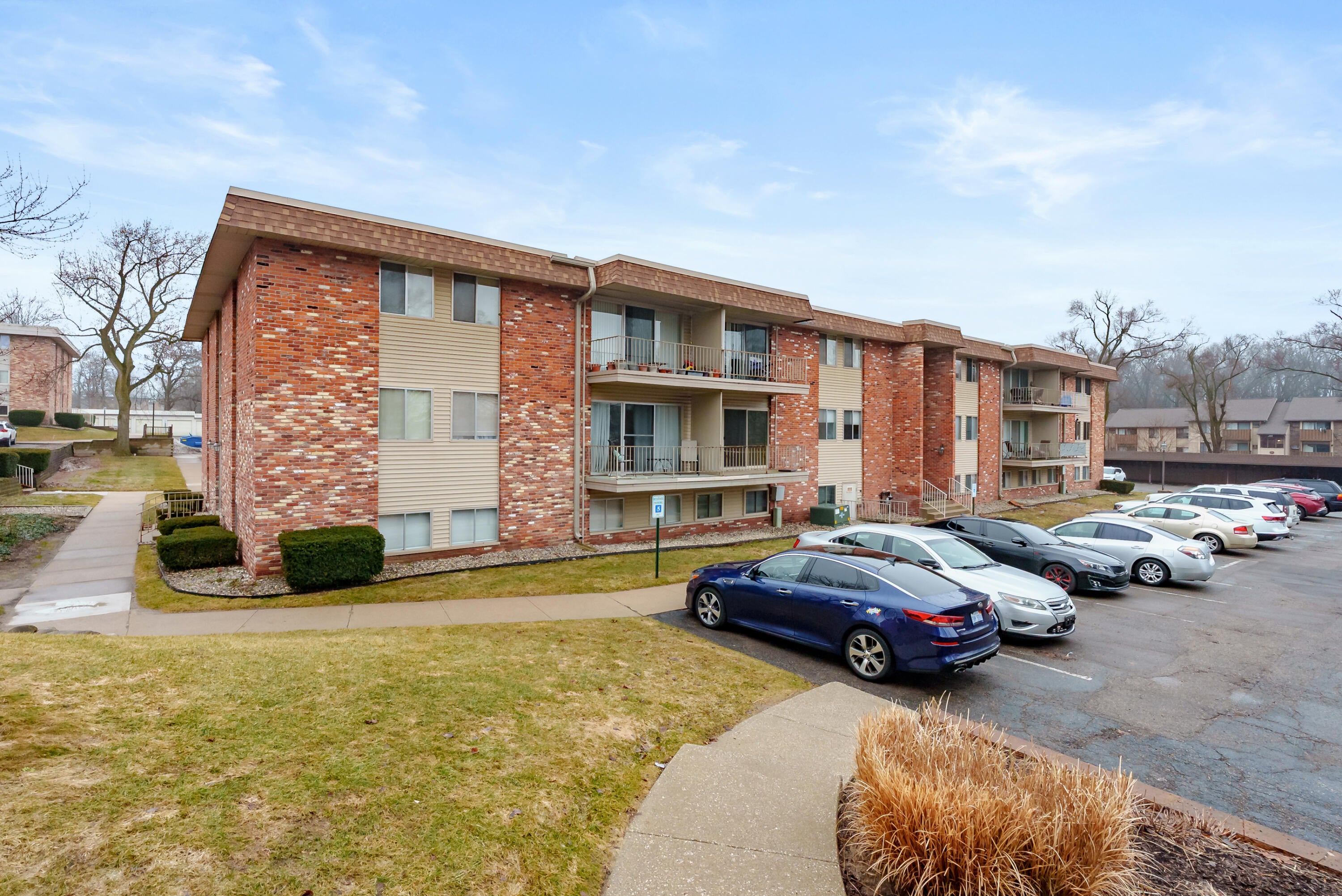 734 W Kilgore Road — photo