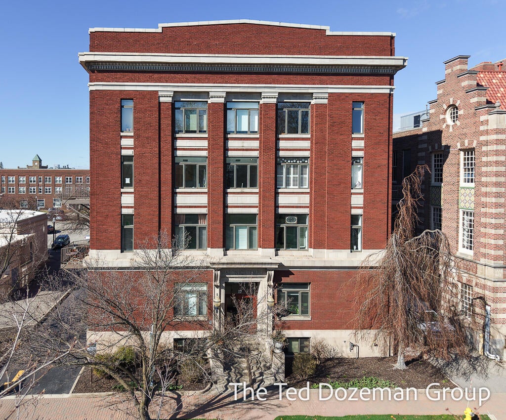 17 W 10th Street — photo